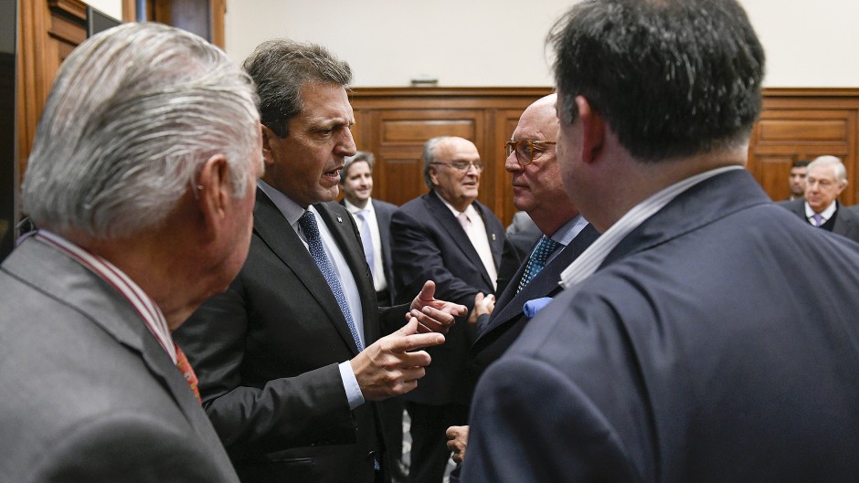 ¿Massa puede evitar una devaluación en las tres semanas que le quedan?