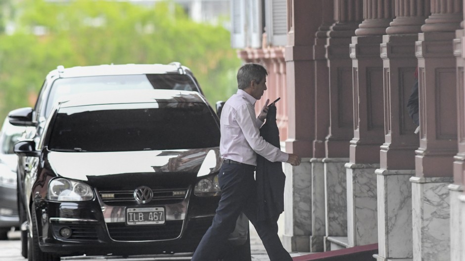 Caputo avanza con la solución Melconian para importaciones, con un bono para el stock