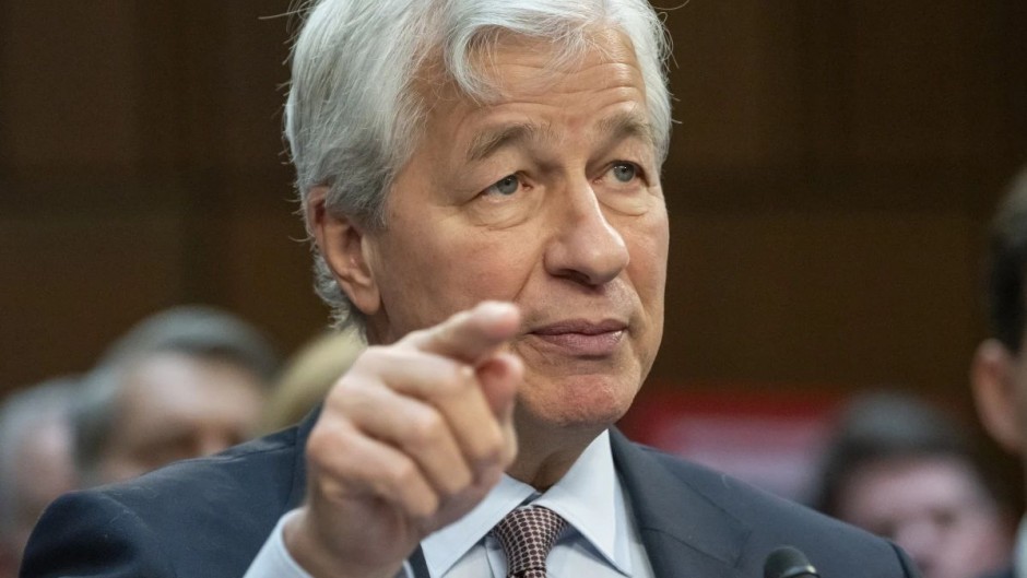 Sudden stop e inflación del 80%: la predicción de J.P. Morgan tras el ajuste de Milei y Caputo