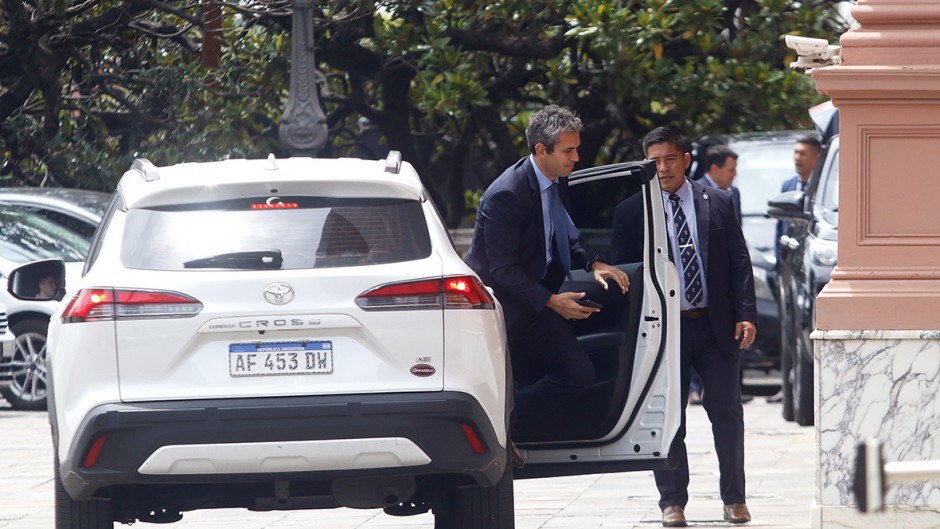 El gobierno no responde y agrava la rebelión en los bloques de la UCR y Pichetto contra la ley ómnibus